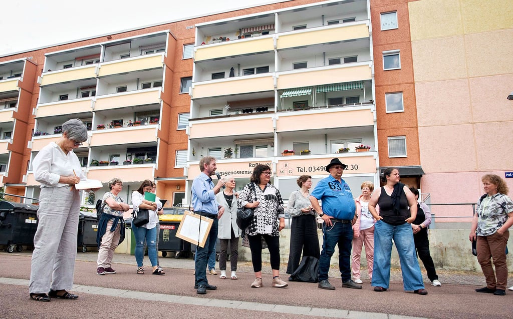 Der Paulick-Ring in Dessau-Roßlau: Auch die dritte Quartiersbegehung und Beteiligungswerkstatt war gut frequentiert.