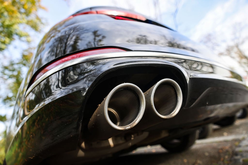 Polen will gegen das Zulassungsverbot von Autos mit Verbrennermotor ab 2035 klagen.