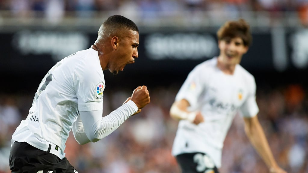 Samuel Lino bejubelt ein Tor für Valencia.