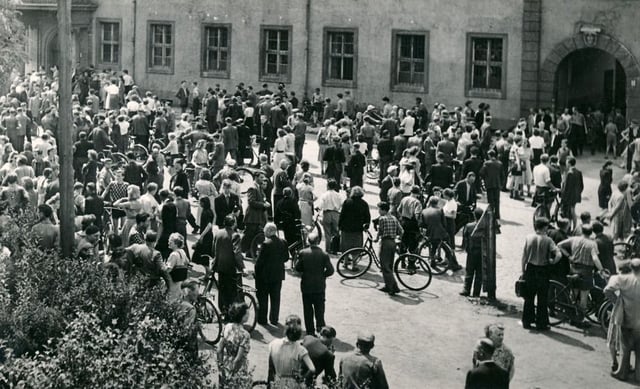 Die belagerte Polizeibehörde – einer der zentralen Schauplätze des Aufstands in Magdeburg