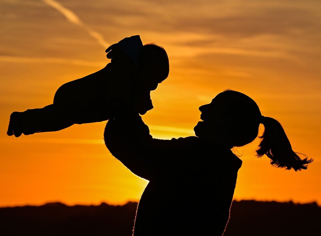 Eine Mutter mit Kind. Ein Fünftel der Frauen zwischen 45 und 49 in Deutschland bleibt dagegen kinderlos.