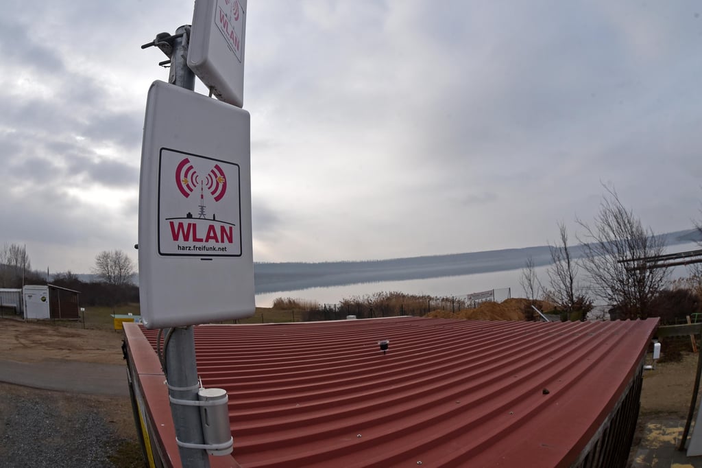 Symbolfoto - Freifunk-Harz Sendemast am Concordia See in Schadeleben.