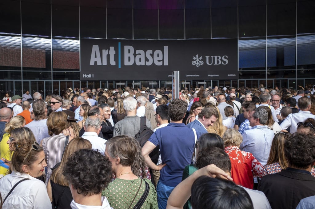 Großer Andrang bei der VIP-Eröffnung der Ausstellung Art Unlimited im Rahmen der internationalen Kunstmesse Art Basel.