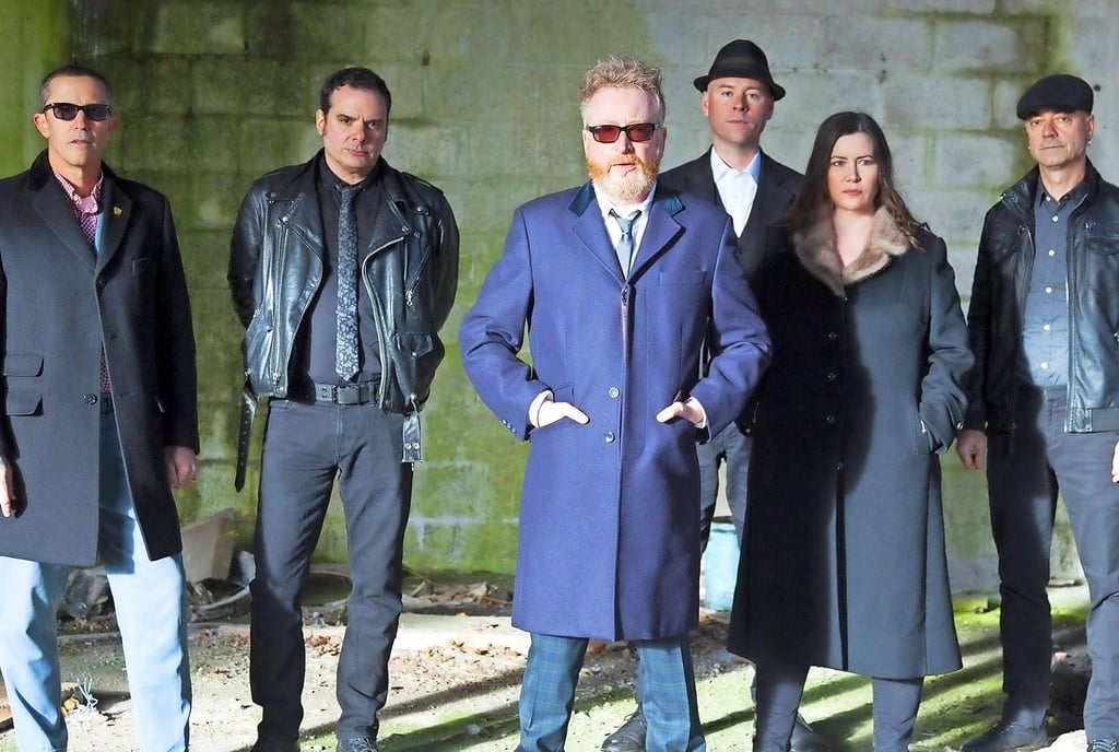 "Flogging Molly" spielen in der Magdeburger Factory.