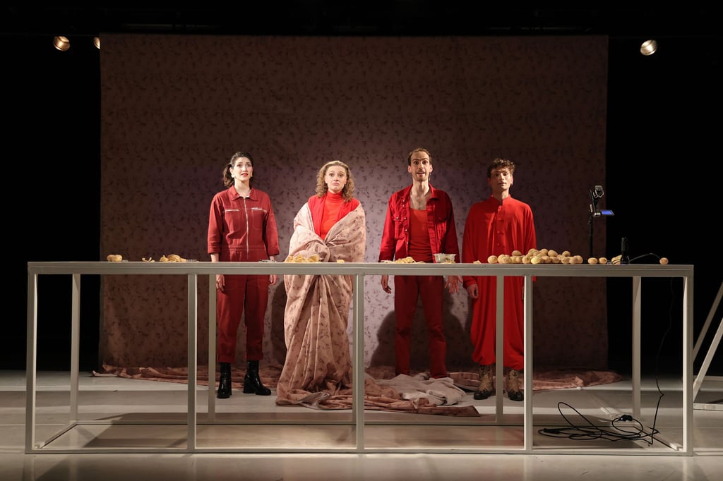 "Sex und Kartoffeln" im Magdeburger Schauspielhaus.