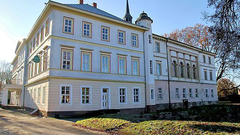 Der InnovationHub Zukunft Holz + Klima wird sich im Schloss Roßla ansiedeln.
