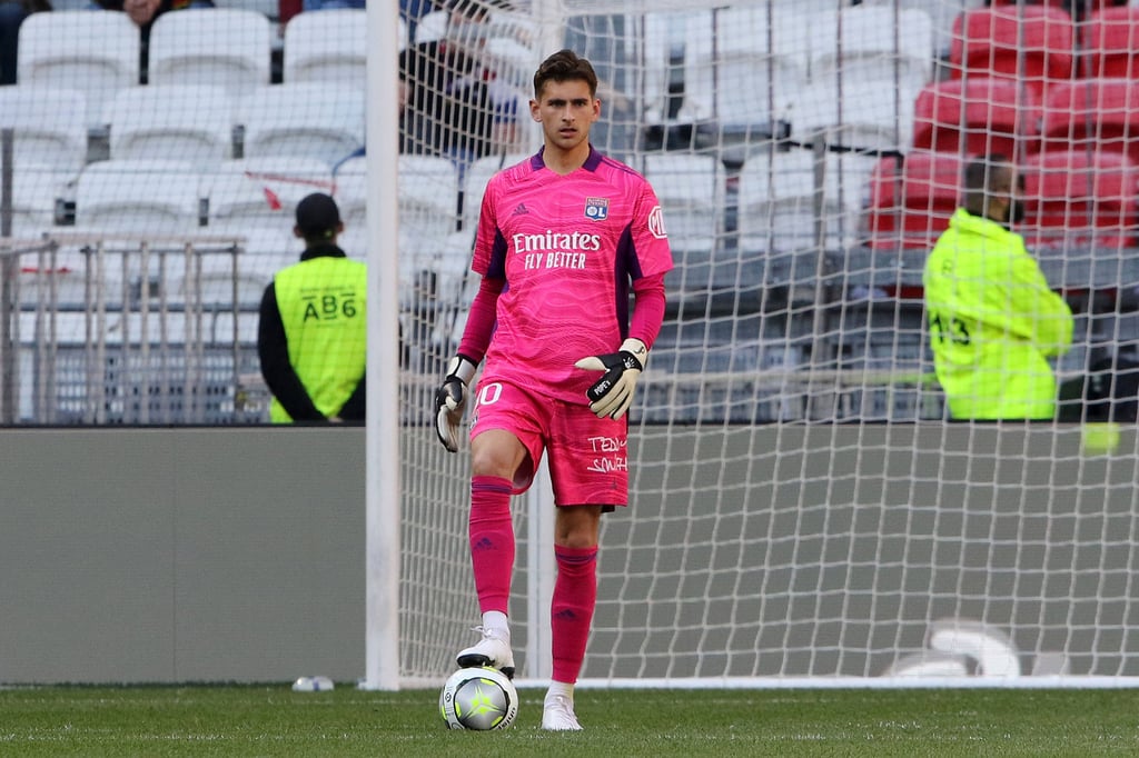 Nun ein Magdeburger: Keeper Julian Pollersbeck.
