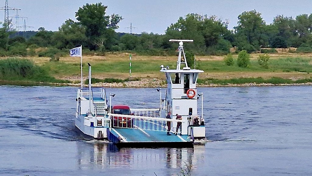 Seit sie von der Nahverkehrsgesellschaft Jerichower Land betrieben wird, verkehrt die Fähre Ferchland-Grieben unter dem Namen Linie 770. Beliebt ist sie vor allem bei Berufspendlern und Touristen.