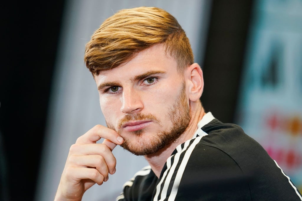 Der deutsche Nationalspieler Timo Werner schaut konzentriert.