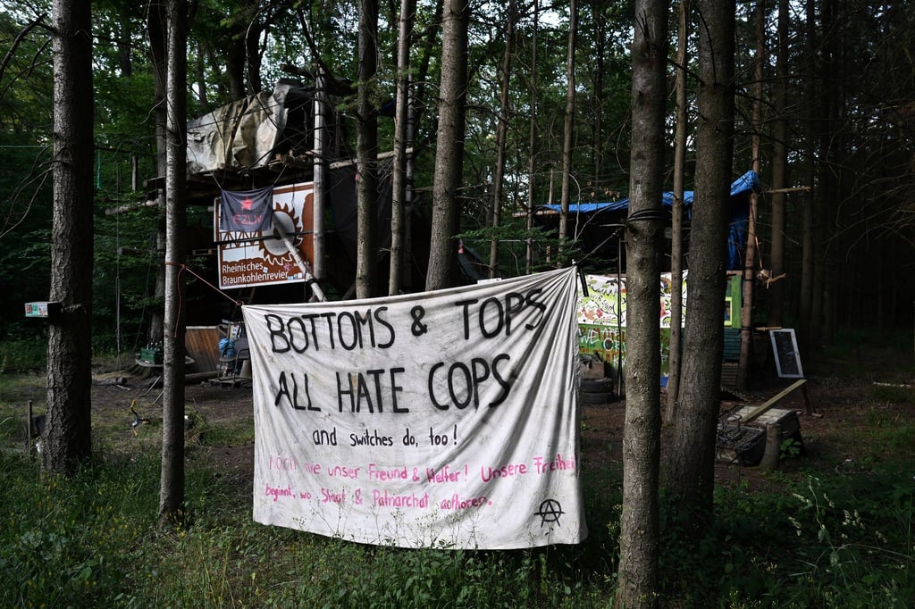 Verlassene Baumhäuser im Hambacher Forst.