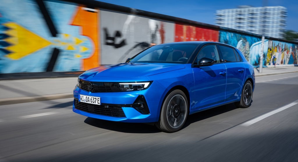 Langläufer: Seit 1991 schon schreibt der Astra bei Opel die Ahnenreihe des kompakten Kadett fort - nun gibt es das Modell auch rein elektrisch.