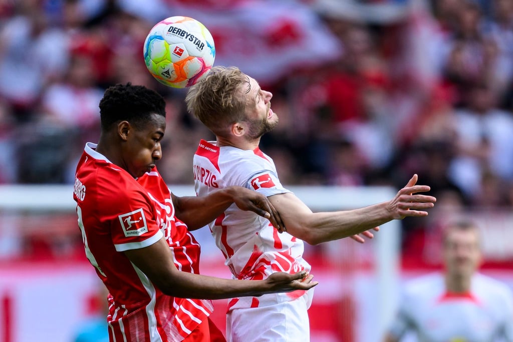 Soll in Paderborn Spielpraxis sammeln: Kimberly Ezekwem (l).
