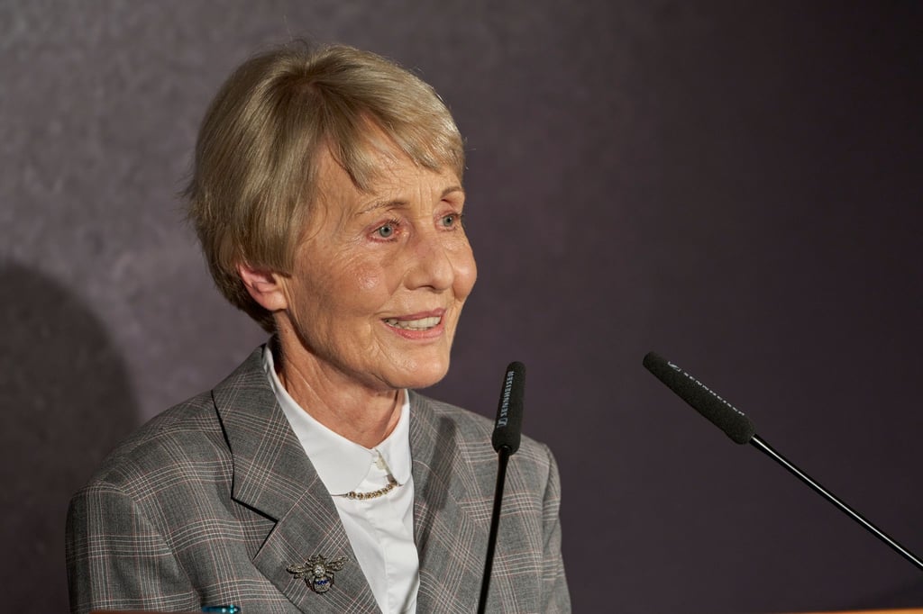 Brigitte Seebacher, Historikerin, spricht.
