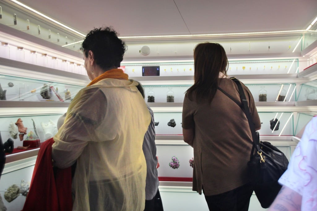 Im „Mmuseumm“ gibt es Mini-Kunstwerke und Objekte aus dem Alltag zu sehen.
