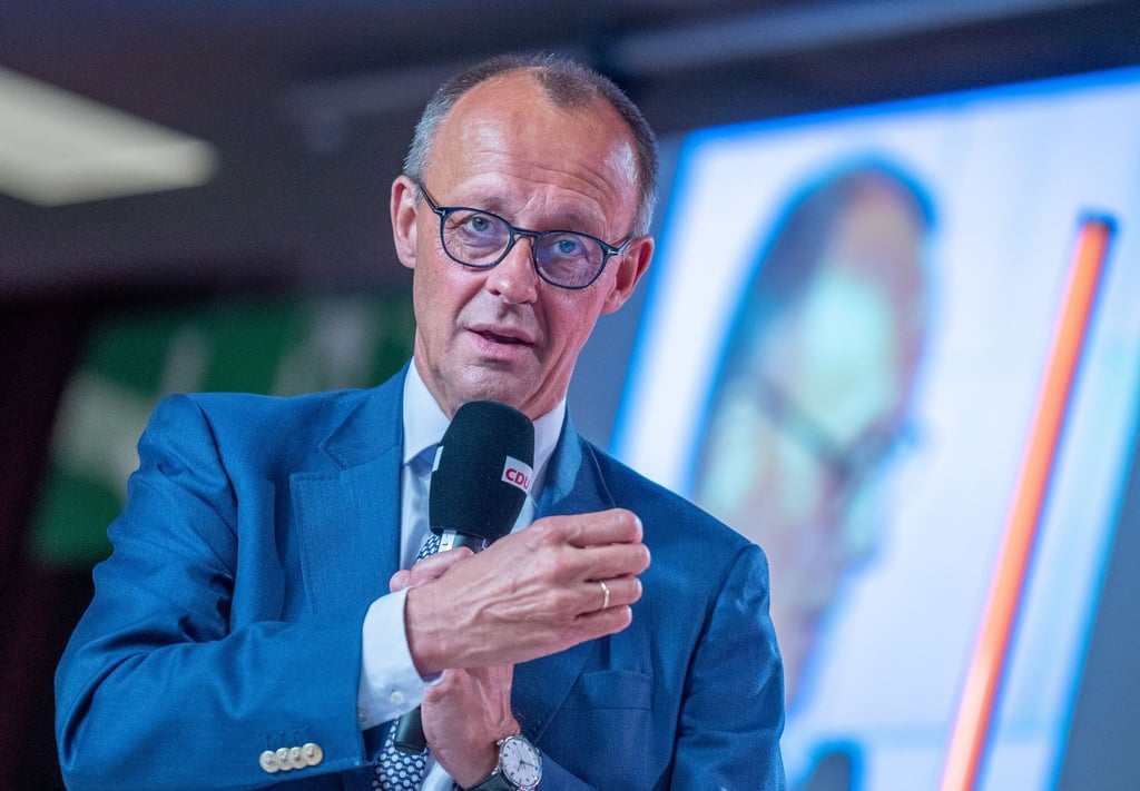 Friedrich Merz, der Vorsitzender der größten Oppositionsfraktion im Bundestag ist, kritisierte das Vorgehen der Bundesregierung beim Klimaschutz scharf.
