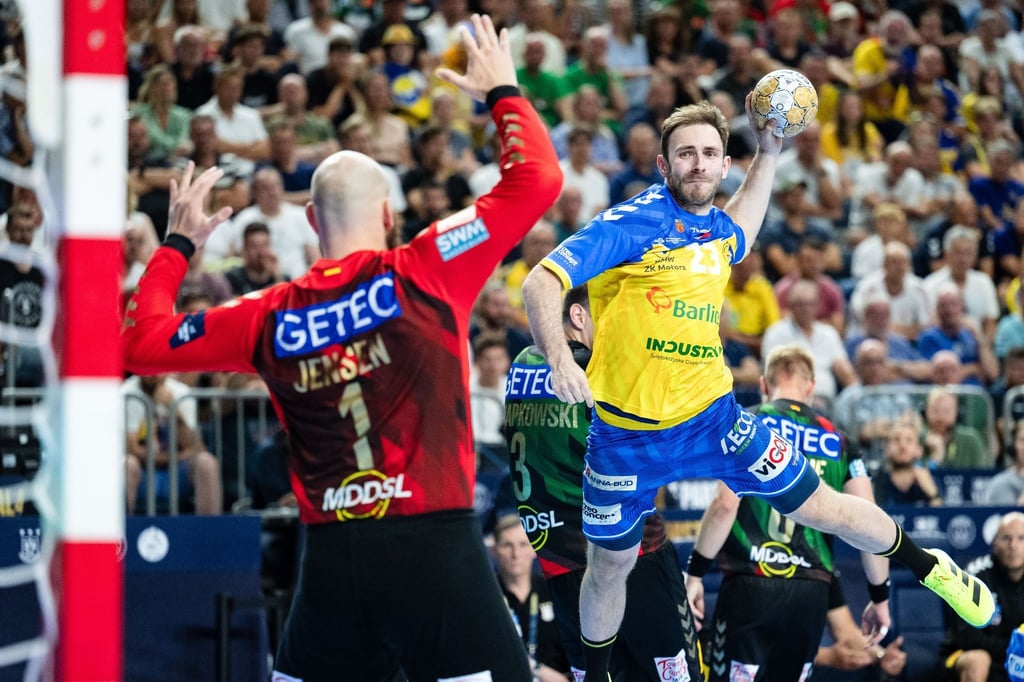 Ein Todesfall hat das Champions-League-Spiel zwischen dem SC Magdeburg und KS Kielce überschattet.