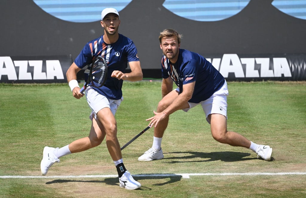 Kevin Krawietz (r) und Tim Puetz verloren das Finale in Stuttgart.