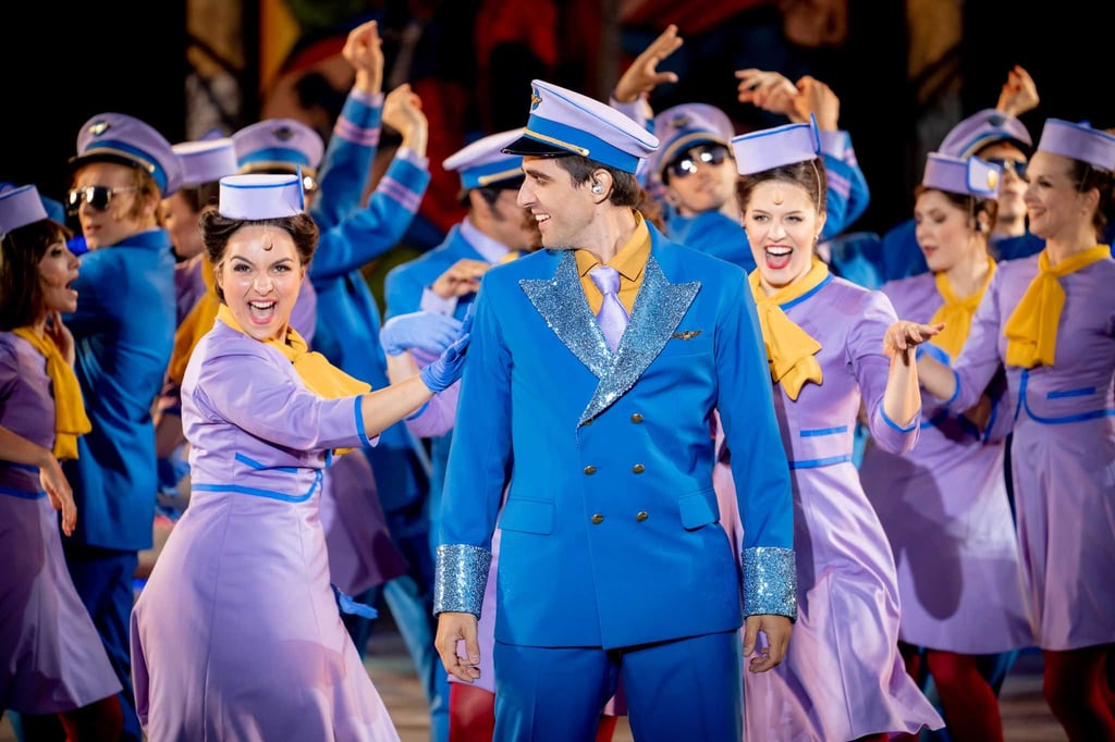 "Catch me if you can" vom Theater Magdeburg auf dem Domplatz. Die Vorstellungen beginnen um 21 Uhr.