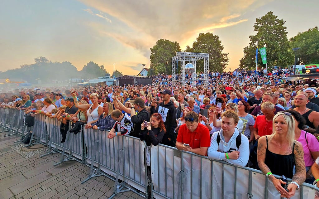 Am Samstagabend war bei Stereoact kaum noch Platz vor der Hauptbühne. Mit 6.500 Gästen wurde ein neuer Besucherrekord aufgestellt.