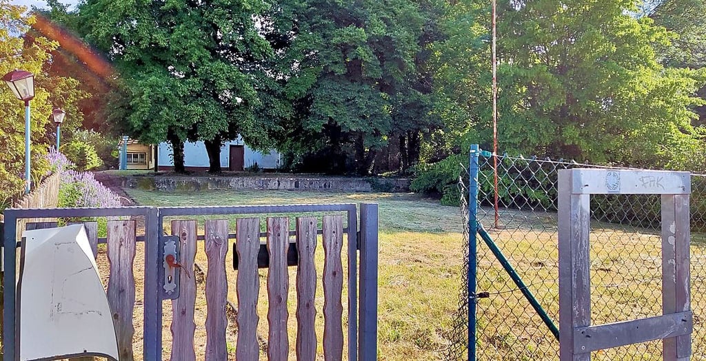 Auf diesem Grundstück könnte der Garten entstehen.