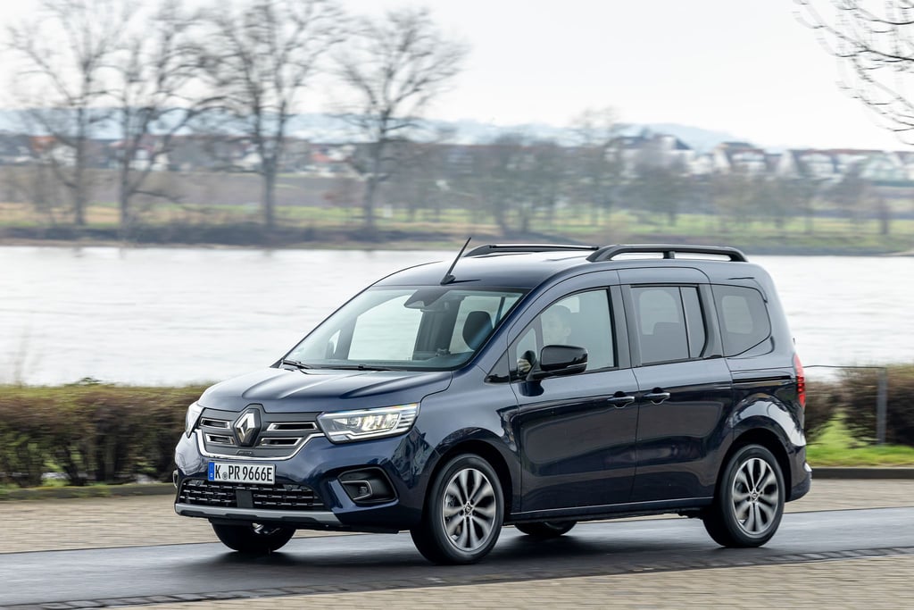 Weil er innen viel Platz bietet, ist der Renault Kangoo besonders bei Familien beliebt. Nun gibt es ihn nicht nur als Hochdach-Kombi, sondern auch mit Elektro-Antrieb.