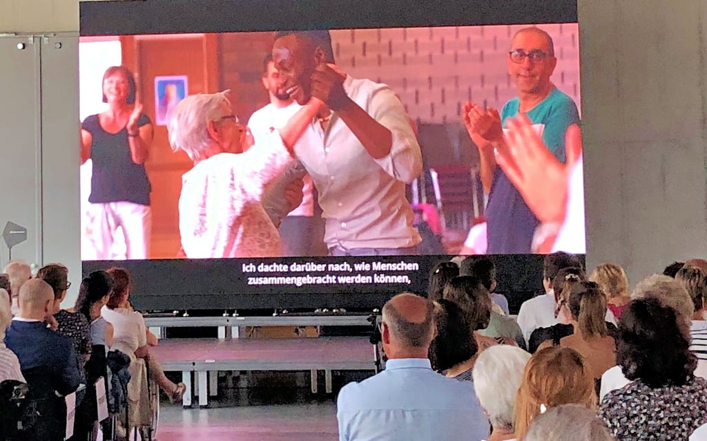 Der Film „Noch einmal Walzer“ feierte seine Premiere im Dessauer Bauhaus Museum.