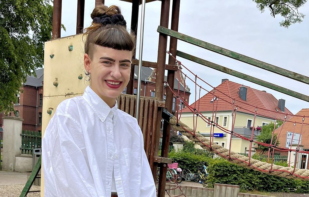 Laura Zimmermann (25) leitet seit wenigen Tagen die mobile Jugendarbeit im Tangermünder Shalomhaus und fährt künftig zu Kindern und Jugendlichen in den Ortsteilen.