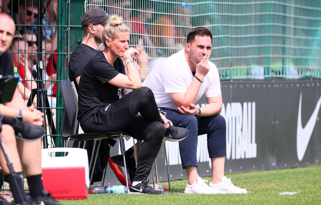 Anja Anja Mittag neben Cheftrainer Saban Uzun (r.).