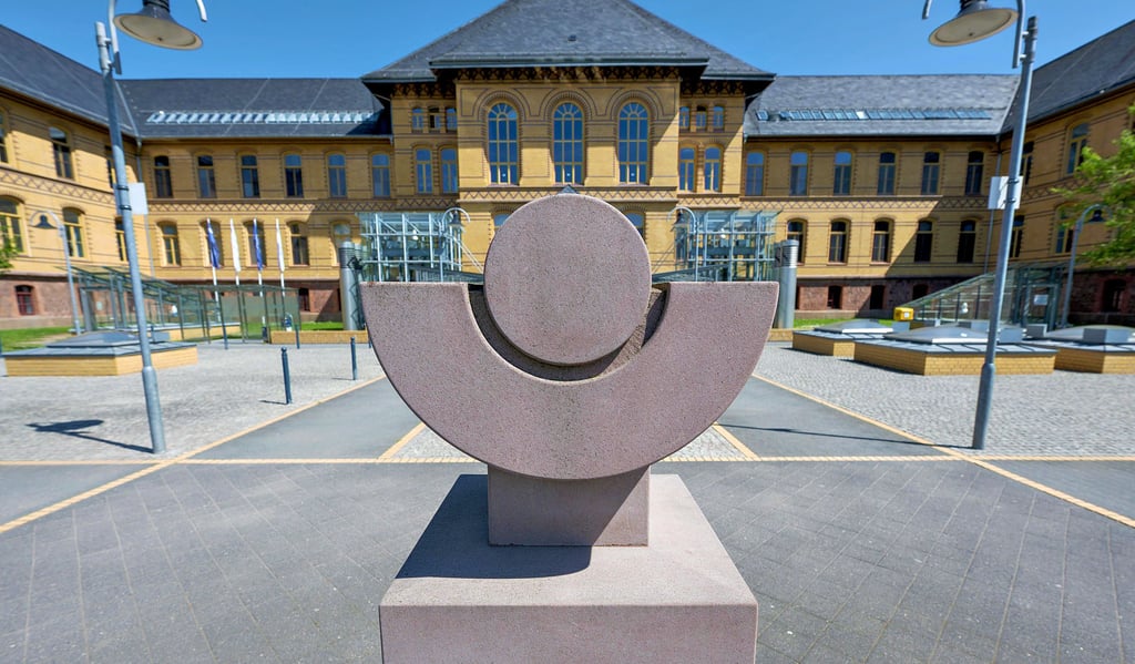 Am Klinikum Bergmannstrost im Süden der Stadt ist ein Abrechnungsfehler aufgefallen. Hunderte Mitarbeiter könnten betroffen sein.