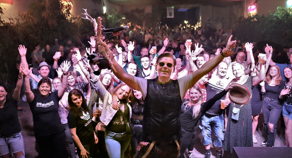 Das Andreas Gabalier-Double, Leon Brandl, heize den Gästen am Abend in der Festscheune richtig ein. Gefeiert wurde an beiden Tagen bis spät in die Nacht.