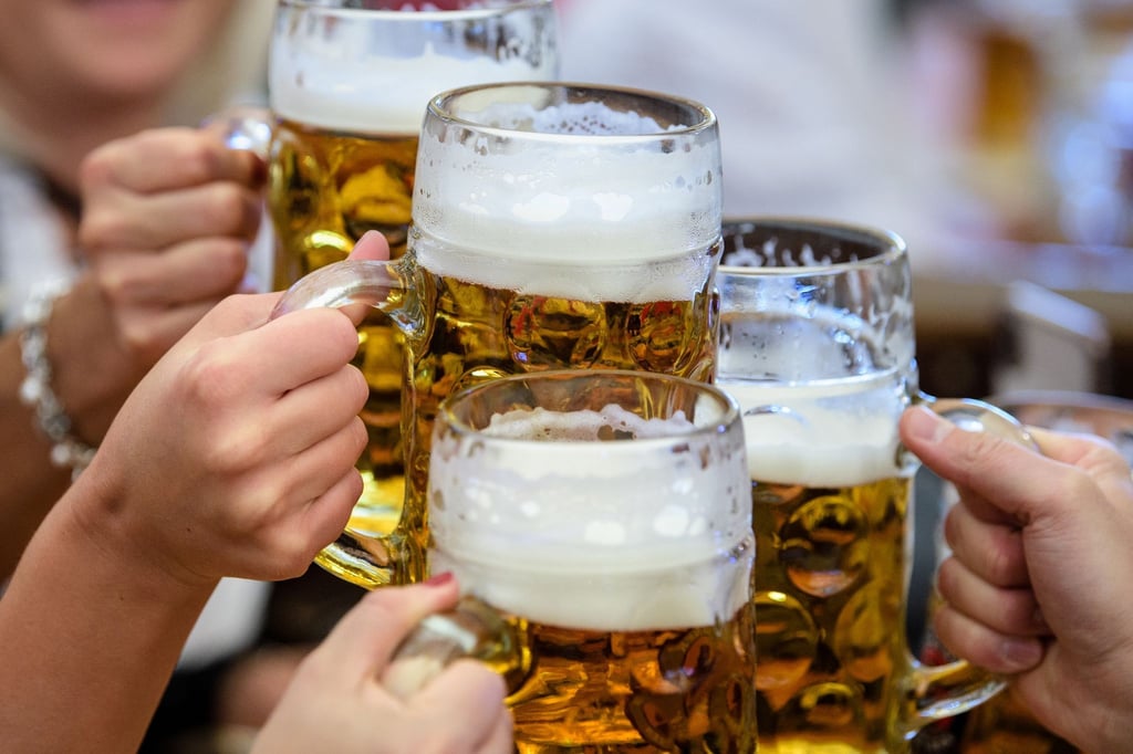 Viele Zelte auf Oktoberfest wollen in diesem Jahr 14,50 Euro für ein Maß Bier nehmen.