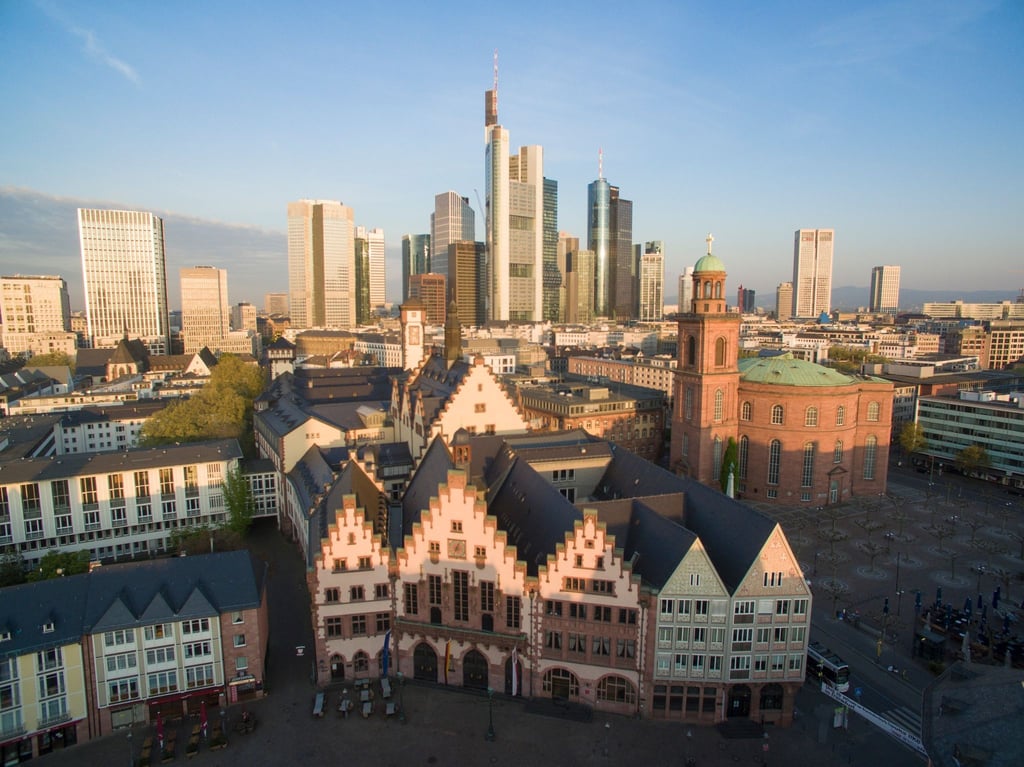 Frankfurt am Main ist aus der Rangliste der zehn lebenswertesten Städte der Welt verdrängt worden.