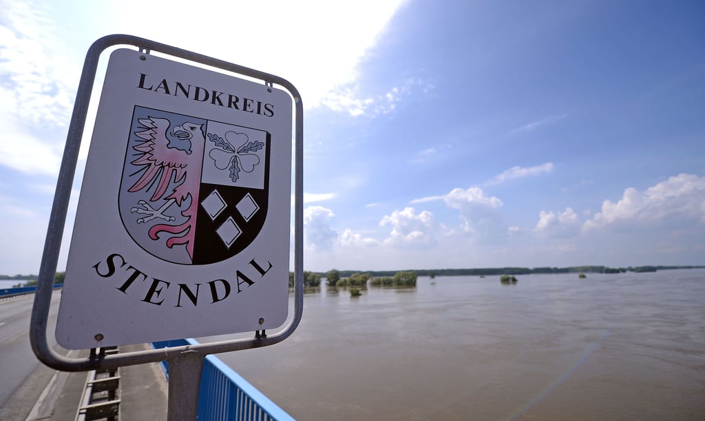Die Elbe beim Hochwasser 2013. Für das Land Brandenburg gibt es eine Hochwasserwarnung, für dne Landkries