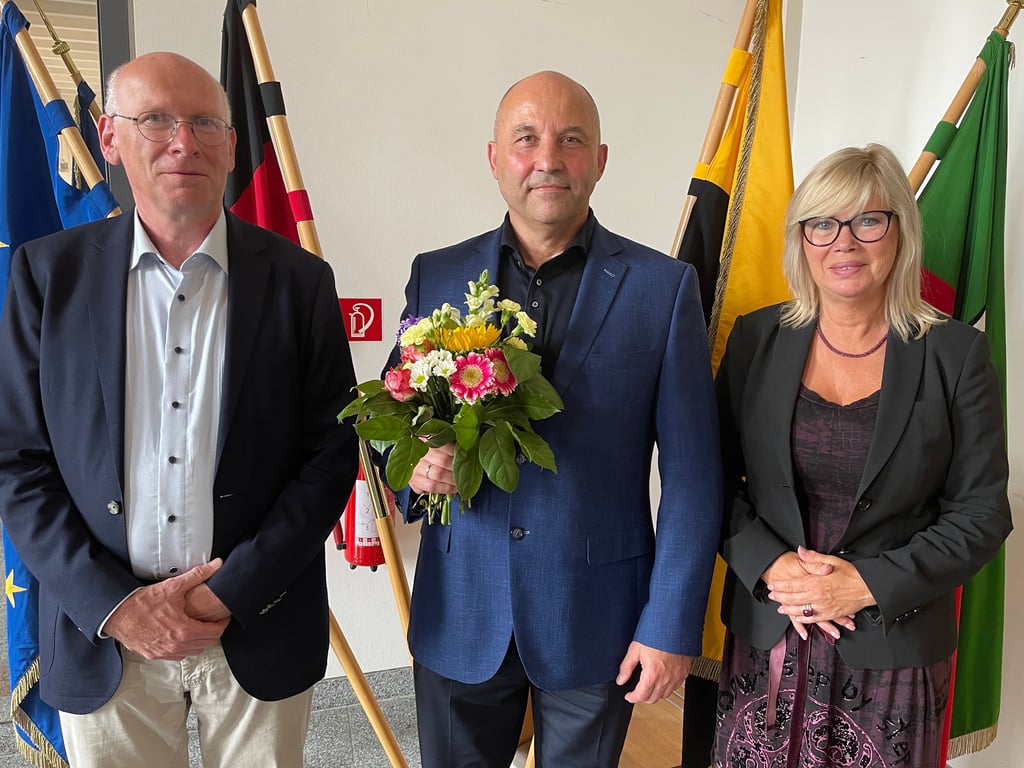Beigeordneter für Soziales, Jugend und Gesundheit, Ingo Gottschalk (Mitte) mit OB Borris und Stadtratsvorsitzendem Alexander Pott