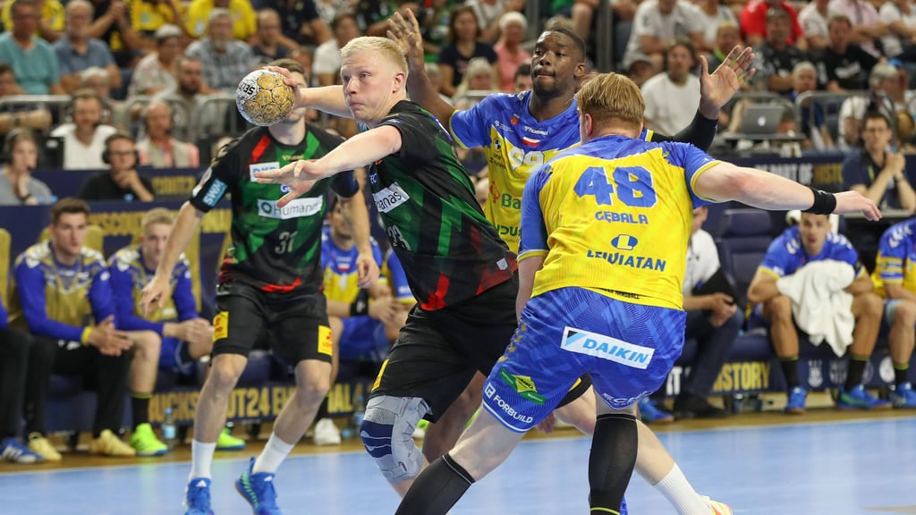 Könnten auch in der kommenden Saison aufeinandertreffen: Magdeburgs Magnus Saugstrup und Kielce und Tomasz Gebala.