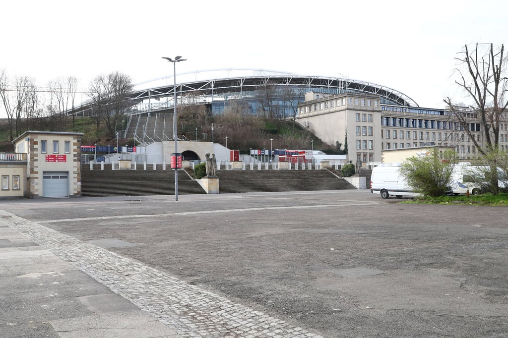 Keine Schönheit: Der Stadionvorplatz von RB Leipzig.