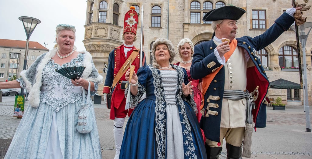Dessau feiert sein Stadtfest: Beim kleinen Leopoldsfest 2022 kamen Fürst Leopold (Klaus Bruckner) und sein kleiner Hofstaat noch einmal zur Geltung.