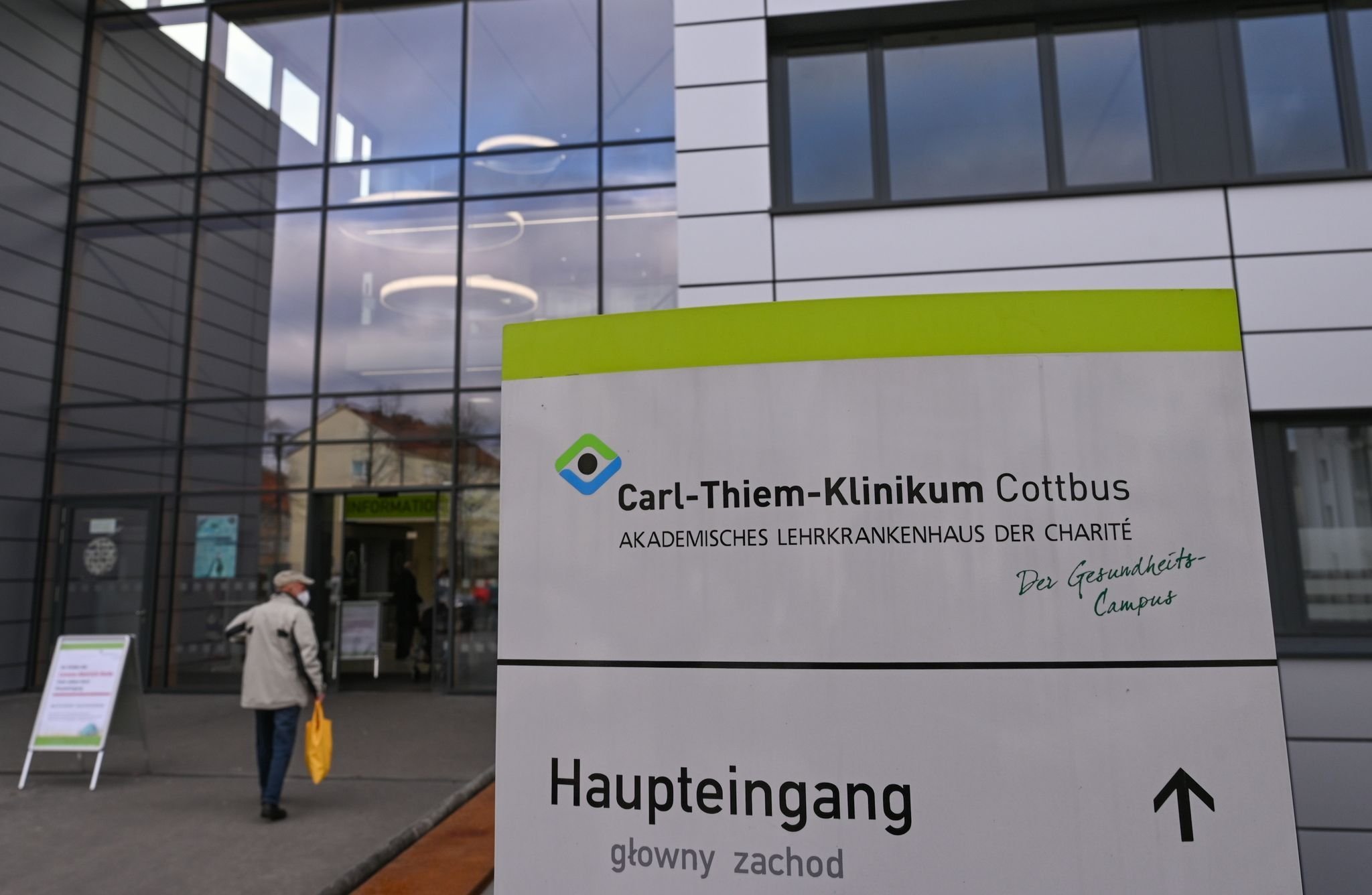 Carl-Thiem-Klinikum: Mehr Geld Für Beschäftigte Und Auszubildende Am ...