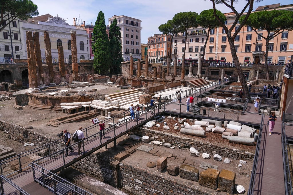 Der Largo di Torre Argentina liegt im Zentrum Roms - und kann nach längerer Restaurierung auf neu geschaffenen Rundwegen erkundet werden.