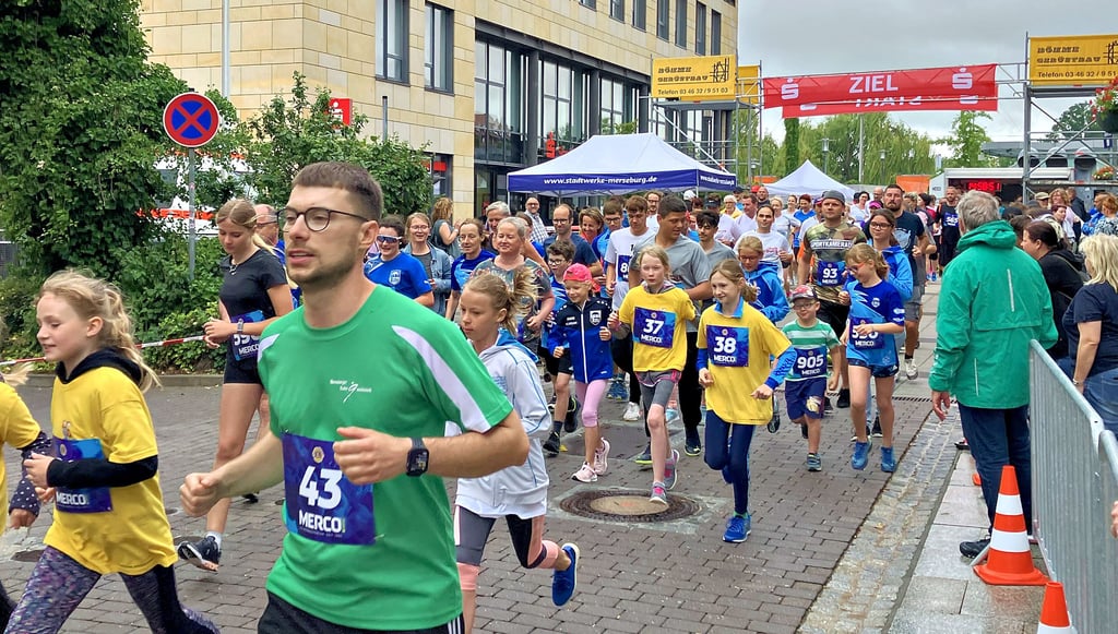 Die Teilnehmer des Lions-Lauf ließen sich nicht vom schlechten Wetter abhalten und drehten trotzdem Runden für den guten Zweck.