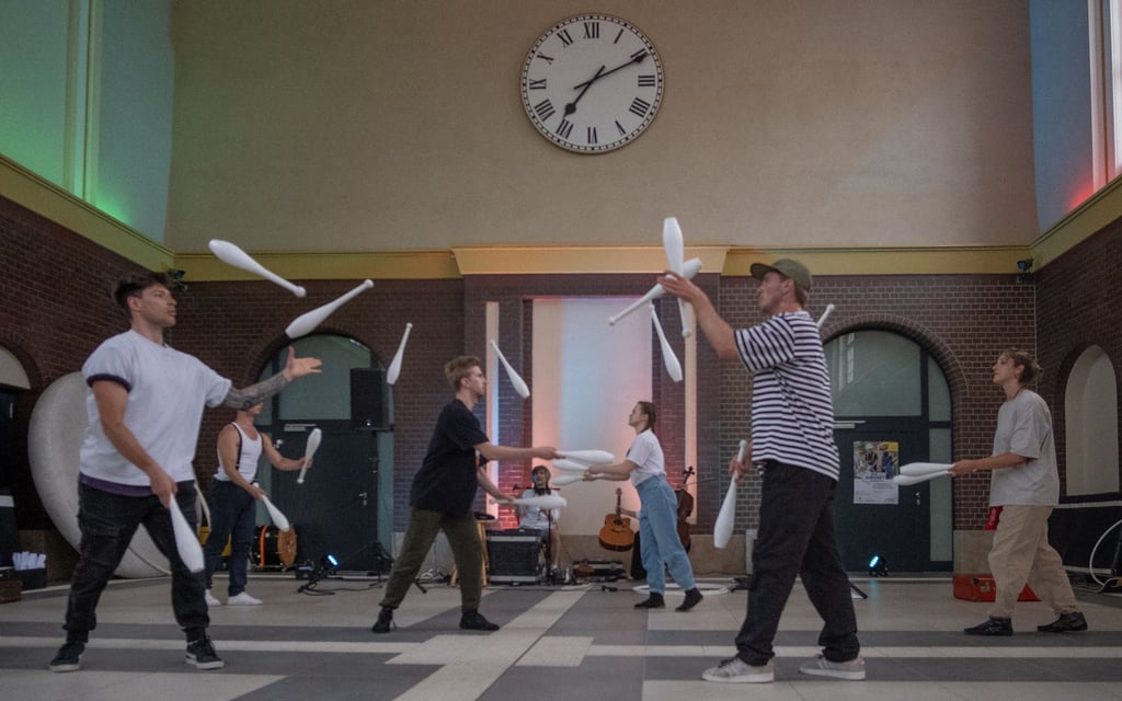 Zirkus Upsala im Zeitzer Bahnhof