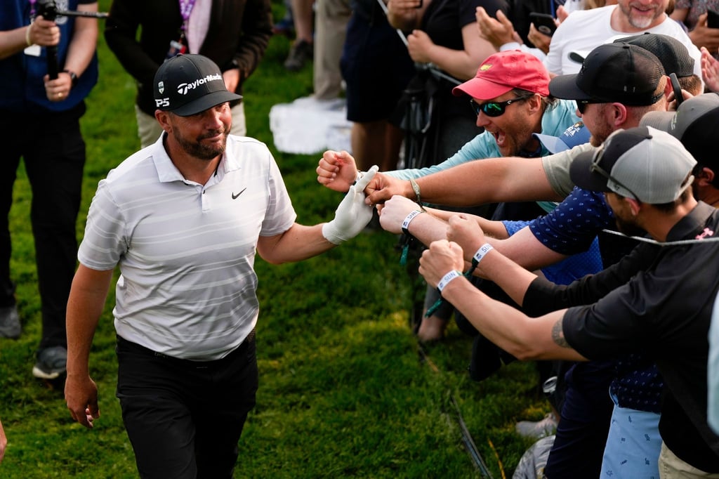 Michael Block wird von den Golf-Fans gefeiert.