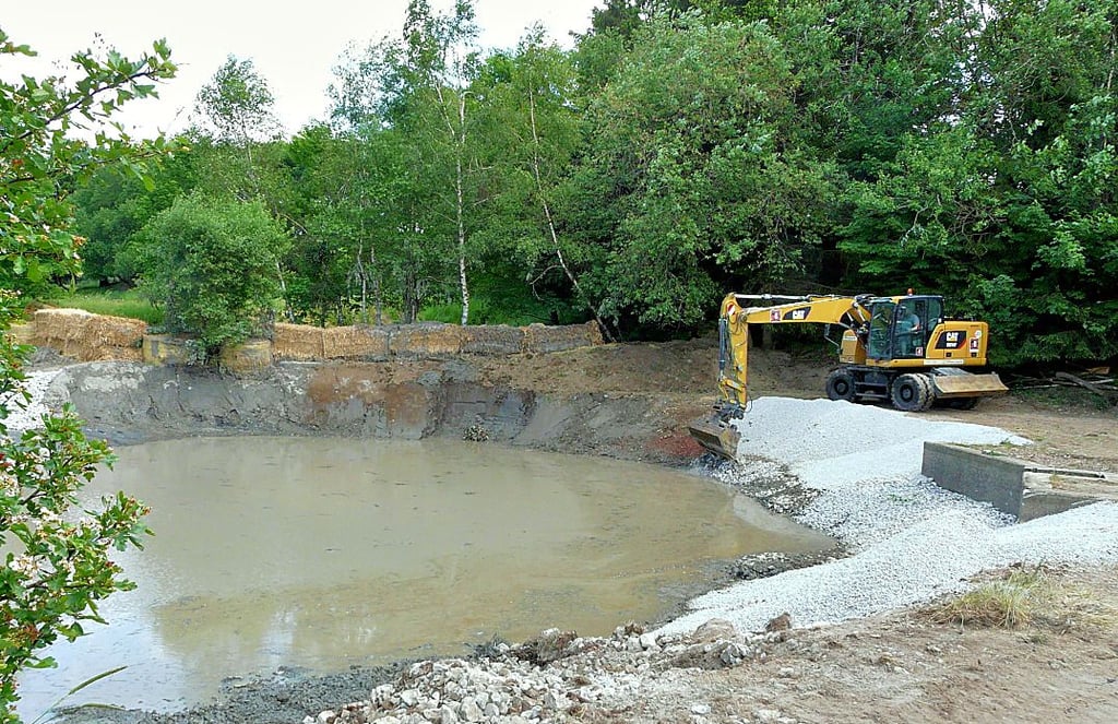 Der Teich am Kompressorenwerk in Benneckenstein ist zum Baden hergerichtet worden.