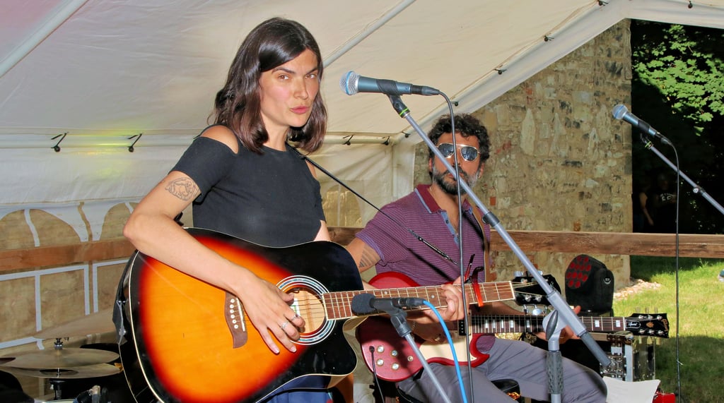 Maria Mørk ist eine norwegisch-russische Künstlerin, die zum ersten Mal in Calbe gespeilt hat. Ihre Musik kam gut in der Saalesadt an. Insgesamt spielten drei Bands auf dem bislang 15. Rockkonzert hinter der kleinen Kirche in Gottesgnaden.