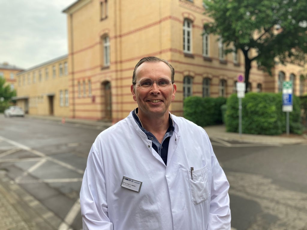 Professor Thorsten Walles ist Chefarzt der Abteilung Thoraxchirurgie an der Universitätsklinik für Herz- und Thoraxchirurgie Magdeburg.