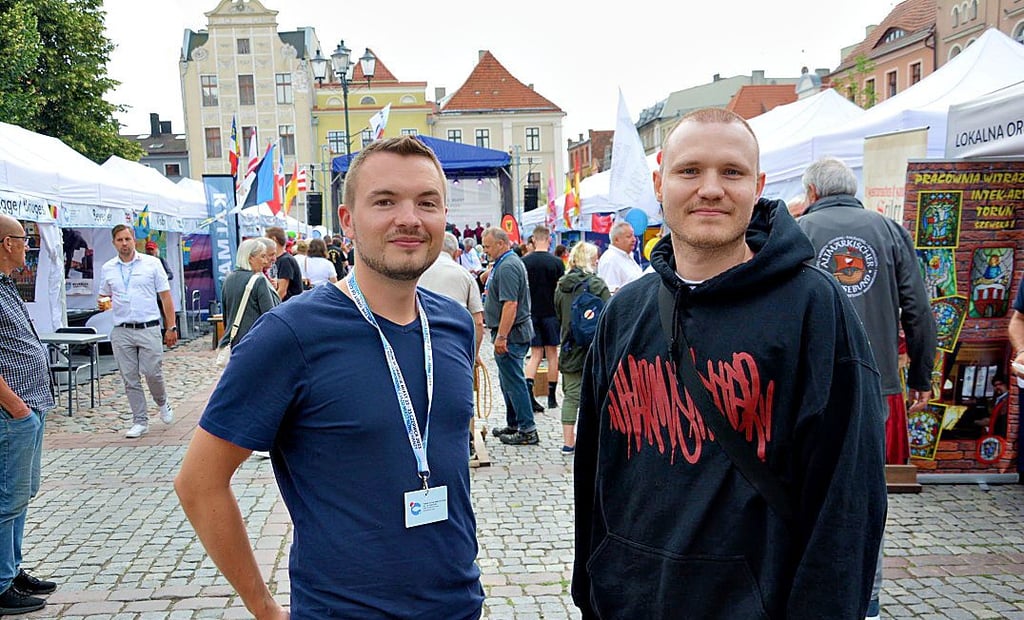 Hannes Bartels (rechts) und Maximilian Stranz haben in der Jugend-Hanse begonnen und sind immer noch gern bei den Internationalen Hansetagen dabei.
