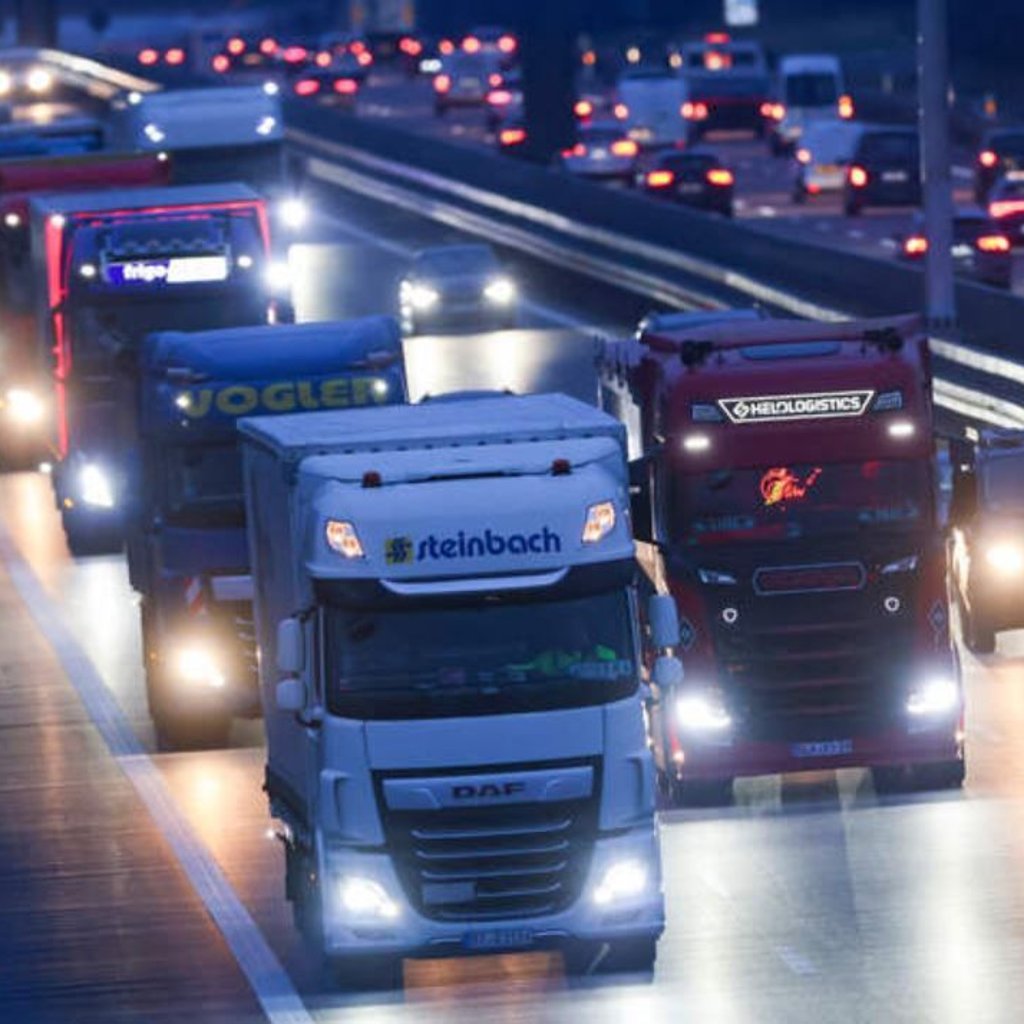 Die Autobahn A2 wird im Jerichower Land bei Theeßen ab Montagabend, 26. Juni, von Sperrungen betroffen sein. Grund dafür sind offenbar Reparaturarbeiten an der Fahrbahn. Symbolbild: