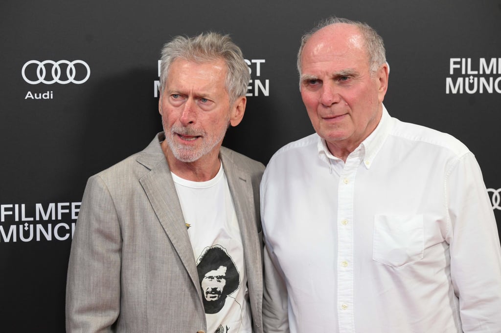 Breitner (l) und Hoeneß bei der Premiere der Serie „Gute Freunde - Der Aufstieg des FC Bayern“.