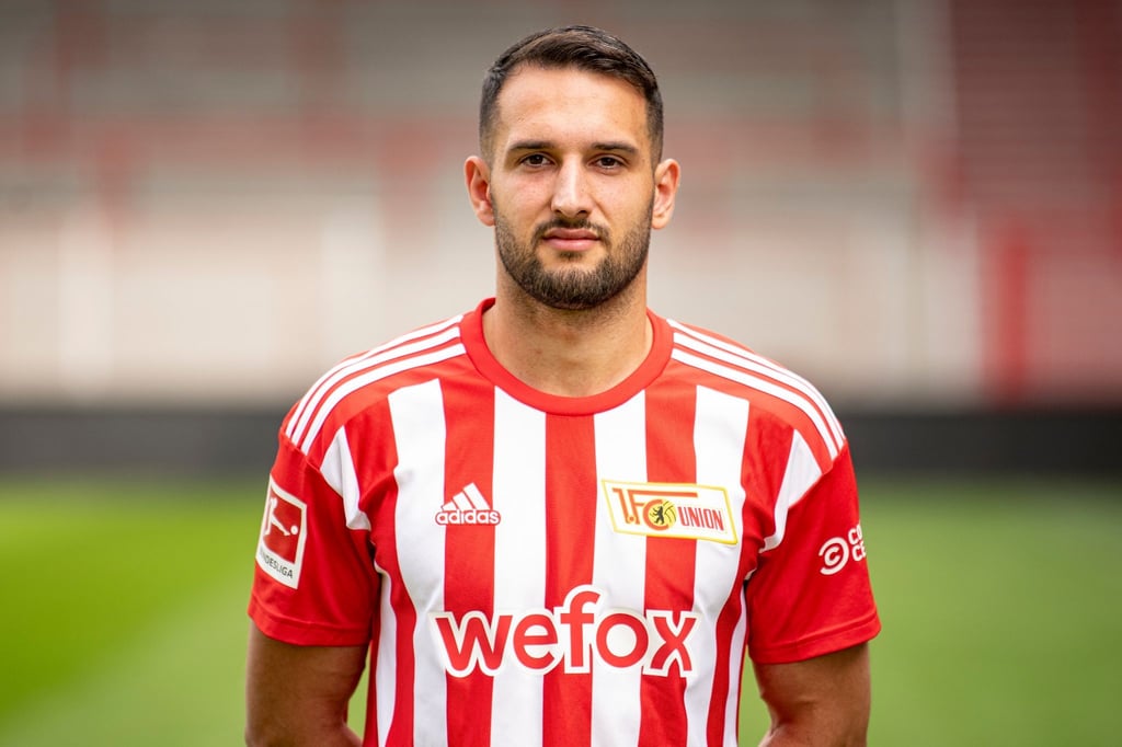 Levin Öztunali steht im Stadion an der Alten Försterei.