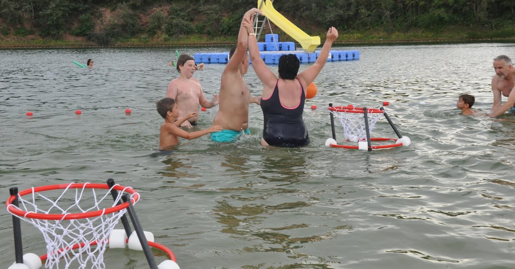 Es wird wieder Sommerclubs mit Spiel-Spaß an Land und im Wasser geben. Am Freitag, 7. Juli, ist die Auftaktveranstaltung im Strandsolbad Staßfurt. Dessen Pegel ist übrigens beim Gewitterguss am 22. Juni 2023 um 13 Zentimeter angestiegen.